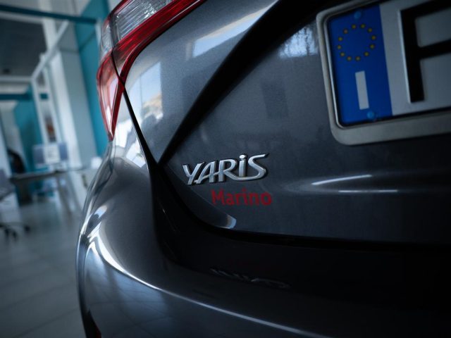 TOYOTA Yaris usata, con Alzacristalli elettrici