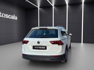 VOLKSWAGEN Tiguan usata, con Autoradio