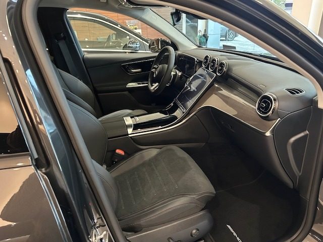 MERCEDES-BENZ GLC 300 usata, con Boardcomputer