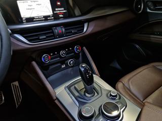 ALFA ROMEO Stelvio usata, con Controllo automatico clima