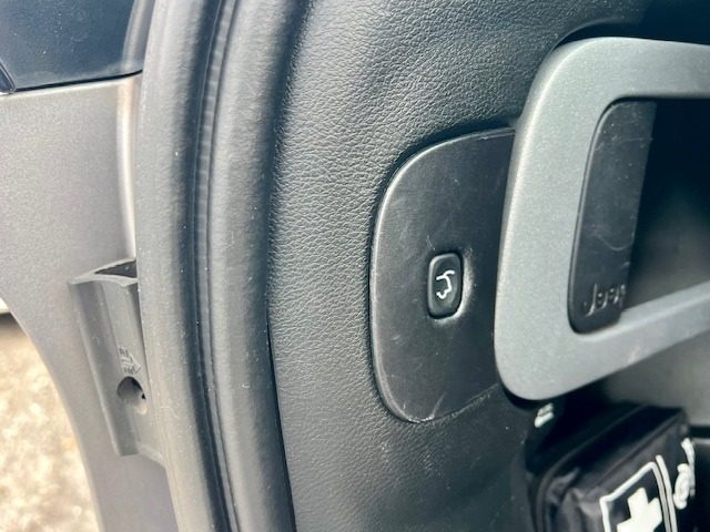 JEEP Cherokee usata, con USB