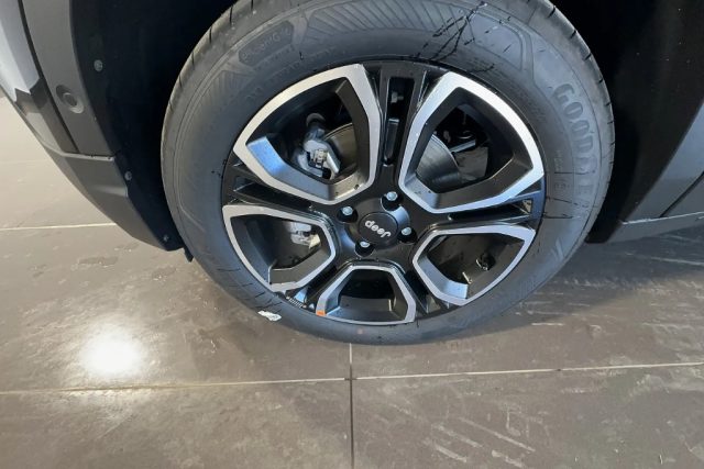 JEEP Avenger usata, con Cerchi in lega