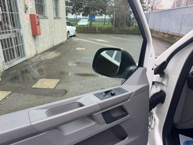 VOLKSWAGEN Caravelle usata, con Autoradio