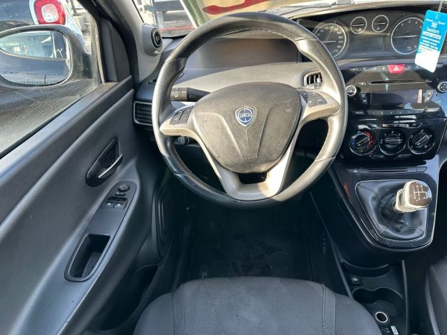 LANCIA Ypsilon usata, con ESP