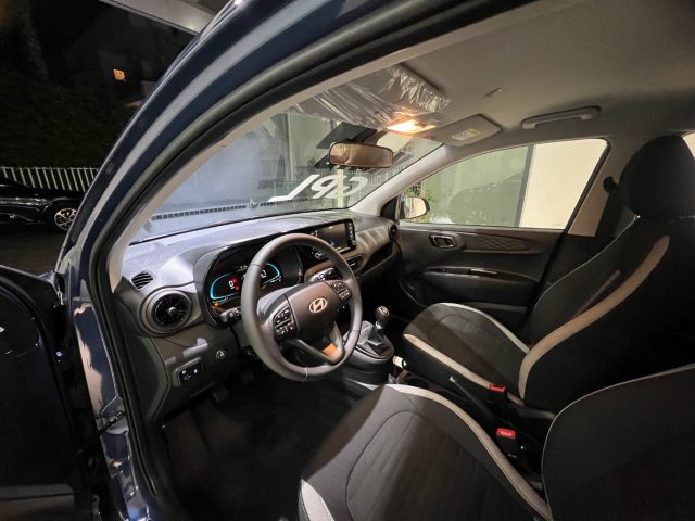 HYUNDAI i10 usata, con Schermo multifunzione interamente digitale