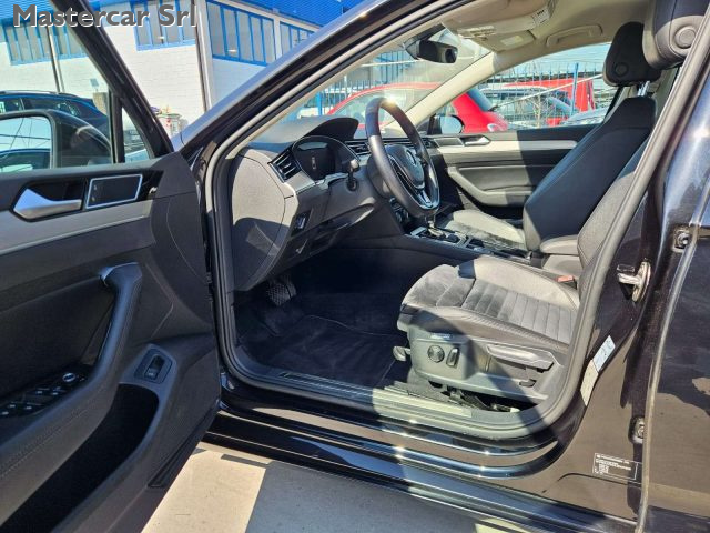 VOLKSWAGEN Passat usata, con Fendinebbia