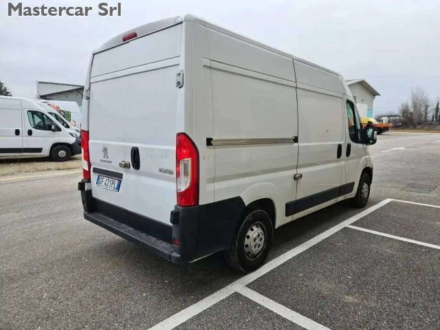 PEUGEOT Boxer usata, con Autoradio