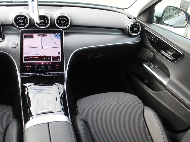 MERCEDES-BENZ C 200 usata, con Sistema di navigazione
