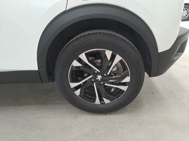 PEUGEOT 2008 usata, con Autoradio digitale