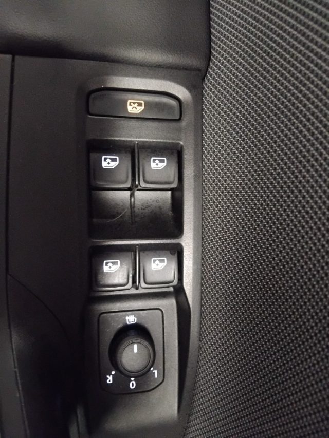 SEAT Leon usata, con Autoradio digitale