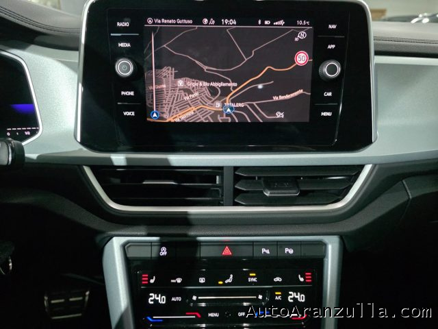 VOLKSWAGEN T-Roc usata, con Volante in pelle