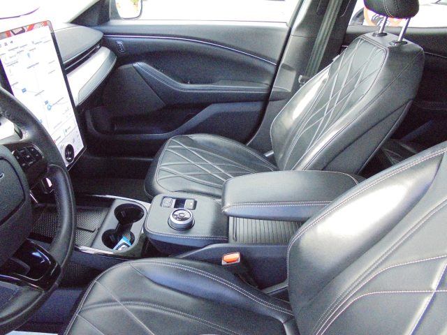 FORD Mustang Mach-E usata, con Frenata d