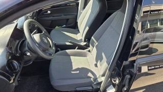 VOLKSWAGEN up! usata, con ESP