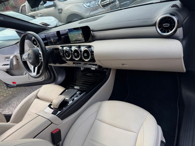 MERCEDES-BENZ CLA 200 usata, con Vetri oscurati