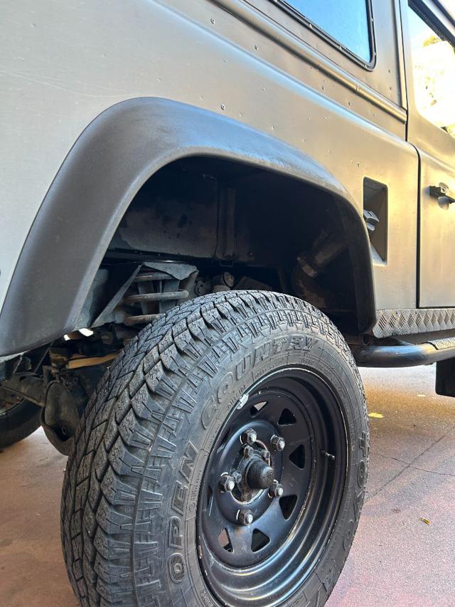 LAND ROVER Defender usata 4