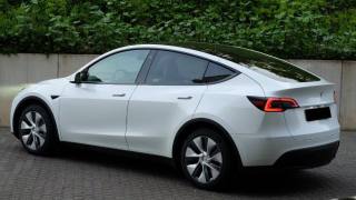 TESLA Model Y usata, con Chiusura centralizzata