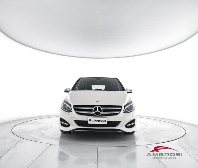 MERCEDES-BENZ CLA usata 4
