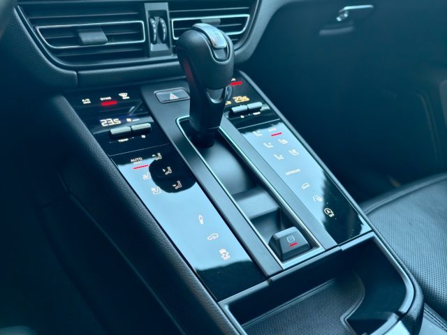 PORSCHE Macan usata, con Controllo automatico clima