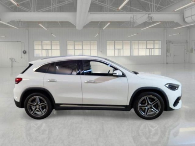 MERCEDES-BENZ GLA 220 usata, con Chiusura centralizzata