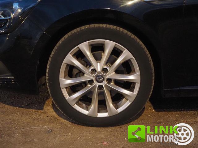 RENAULT Megane usata, con Sensori di parcheggio anteriori