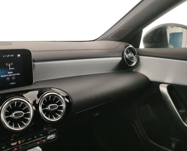 MERCEDES-BENZ CLA 180 usata, con Volante multifunzione