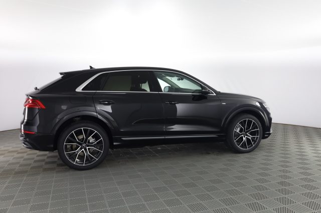 AUDI Q8 usata 2