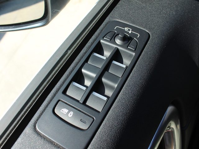 LAND ROVER Discovery Sport usata, con Autoradio digitale