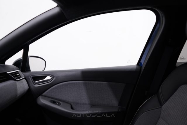RENAULT Clio usata, con Luci diurne LED