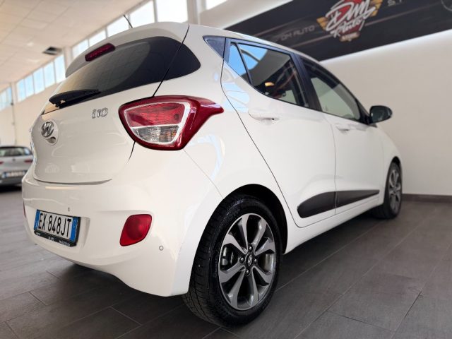 HYUNDAI i10 usata, con Sensori di parcheggio posteriori