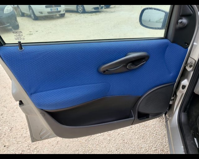 FIAT Punto usata, con Sedile posteriore sdoppiato