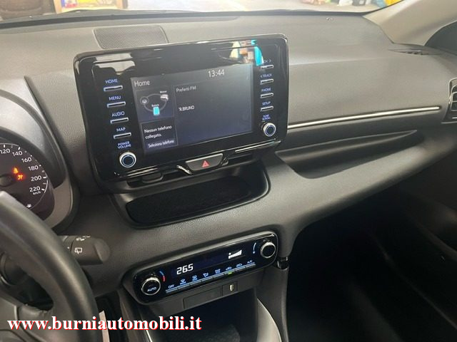 TOYOTA Yaris usata, con USB