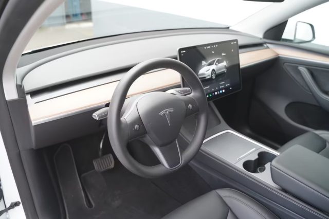 TESLA Model Y usata, con Chiusura centralizzata