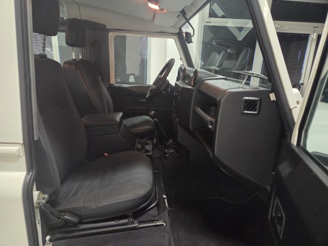 LAND ROVER Defender usata 21