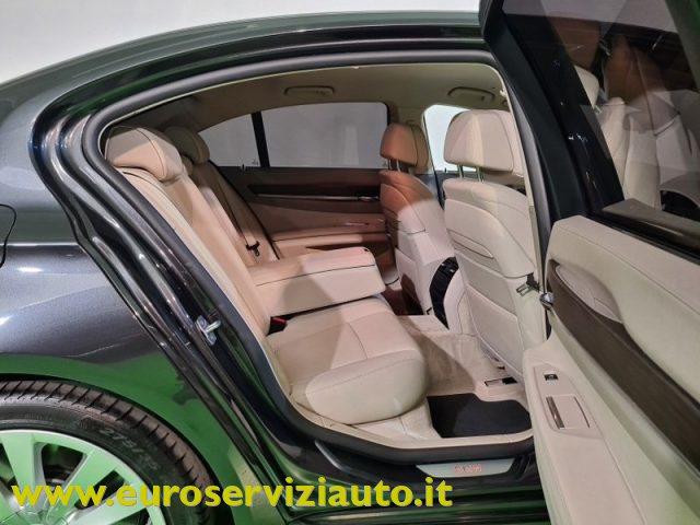 BMW 750 usata, con Luci diurne LED