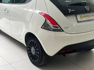 LANCIA Ypsilon usata, con Autoradio