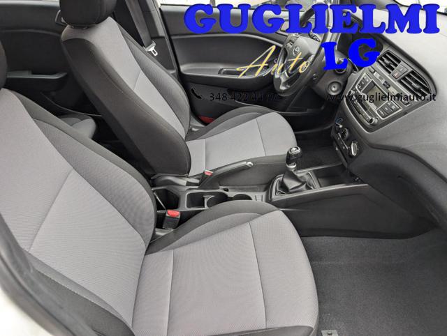 HYUNDAI i20 usata 24