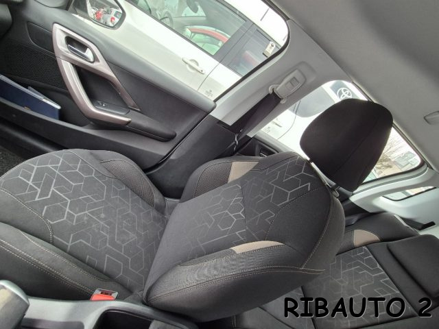 PEUGEOT 2008 usata, con Lettore CD