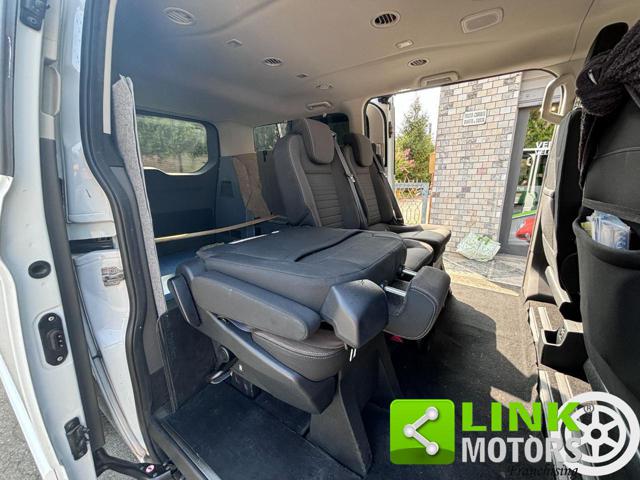 FORD Tourneo Custom usata, con Luci diurne