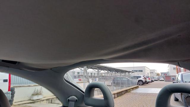 VOLKSWAGEN New Beetle usata, con ESP