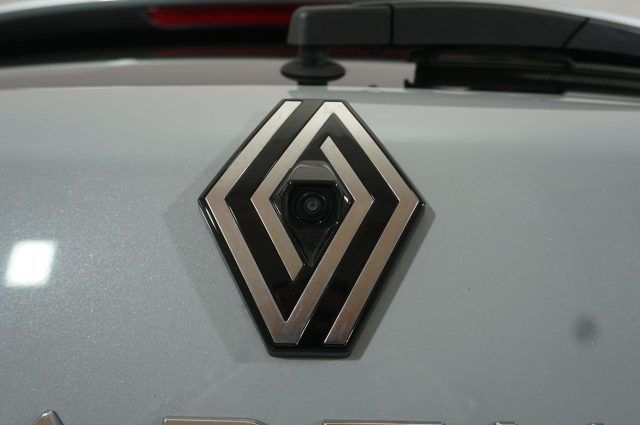 RENAULT Captur usata, con Telecamera per parcheggio assistito