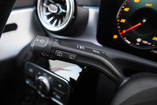 MERCEDES-BENZ CLA 220 usata, con Luci diurne