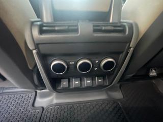LAND ROVER Defender usata, con Touch screen