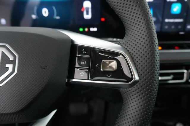 MG HS usata, con Sedile posteriore sdoppiato