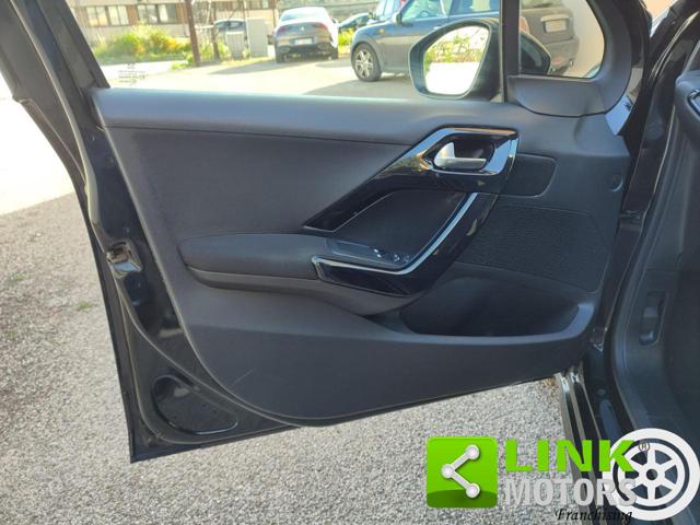 PEUGEOT 208 usata, con Bluetooth