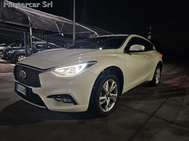 INFINITI Q30 usata, con Airbag