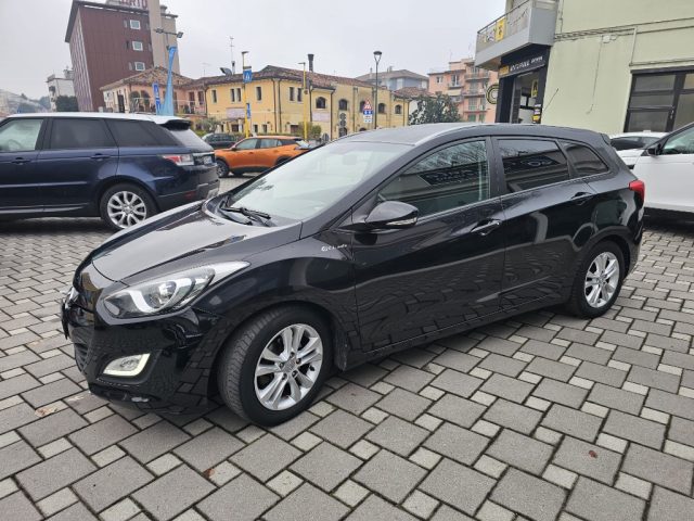 HYUNDAI i30 usata, con Airbag laterali