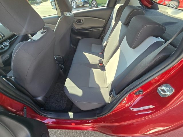 TOYOTA Yaris usata, con Fendinebbia