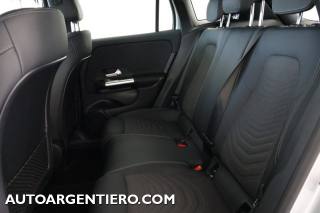 MERCEDES-BENZ GLA 200 usata, con Autoradio digitale
