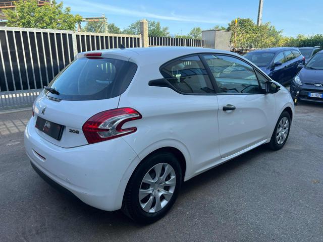 PEUGEOT 208 usata, con Autoradio