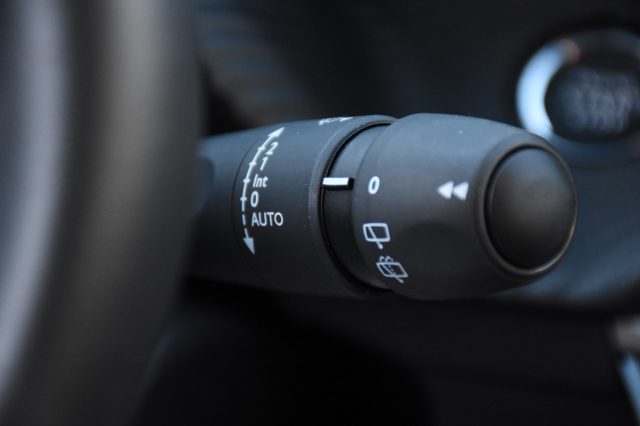 PEUGEOT 208 usata, con Sedile posteriore sdoppiato